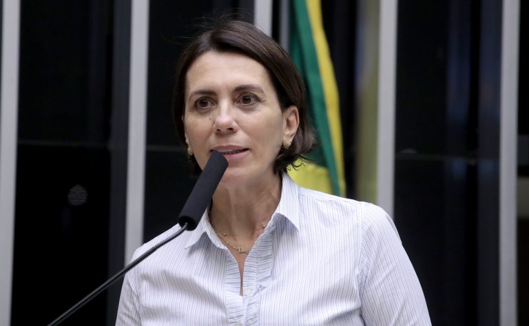 Projeto prevê mamografia no SUS para mulheres a partir de 40 anos