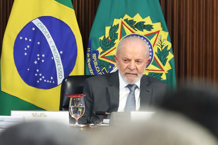 Ameaças “insistem em sobreviver”, diz Lula sobre golpe de 64