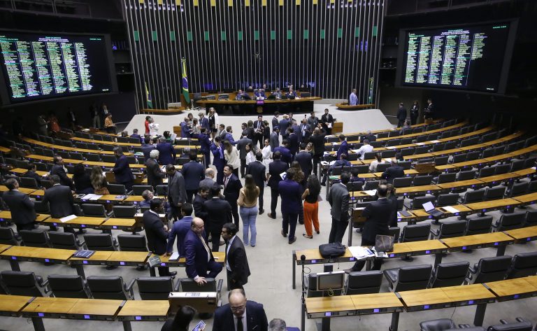 Plenário da Câmara dos Deputados reúne-se nesta manhã para votar acordos internacionais