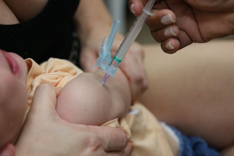 Campanha de vacinação contra a gripe começa na segunda-feira