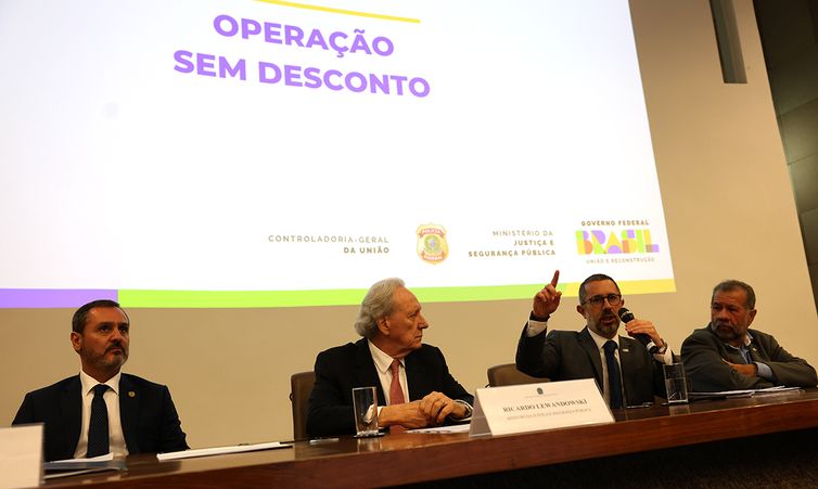 Cinco dirigentes do INSS são afastados por suspeita de irregularidades