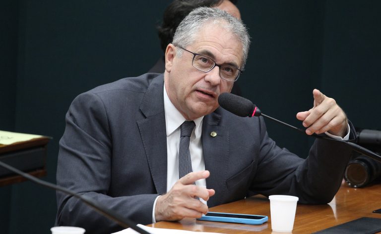 Congresso instala comissão para analisar MP que concedeu aumento aos militares