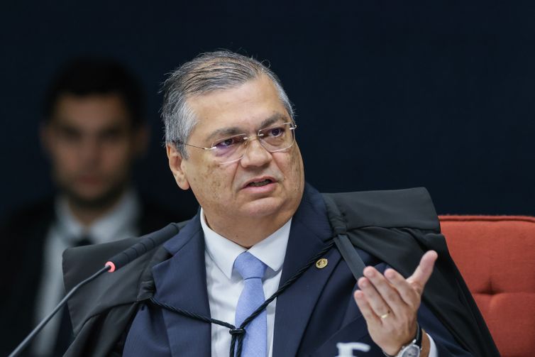 Dino quer que Congresso informe como vai identificar autor de emendas