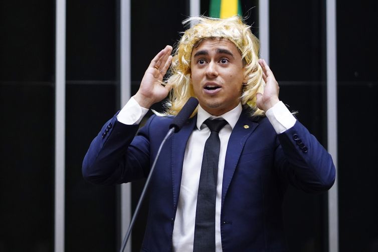 Justiça condena Nikolas por discurso transfóbico na Câmara 