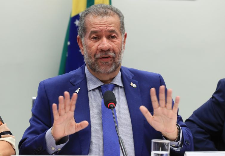 Lupi diz que é difícil calcular quantos tiveram descontos irregulares