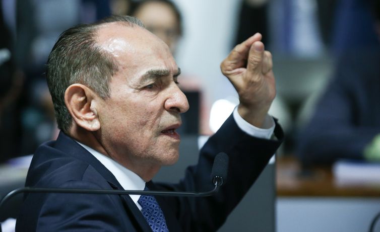 PEC do fim da reeleição para chefes do Executivo avança no Senado