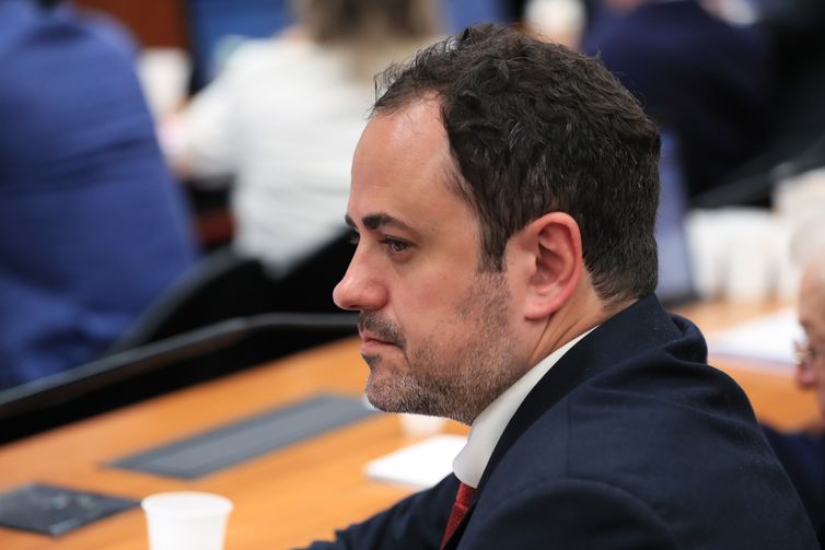 Relator da CCJ nega recurso de Glauber contra cassação de mandato