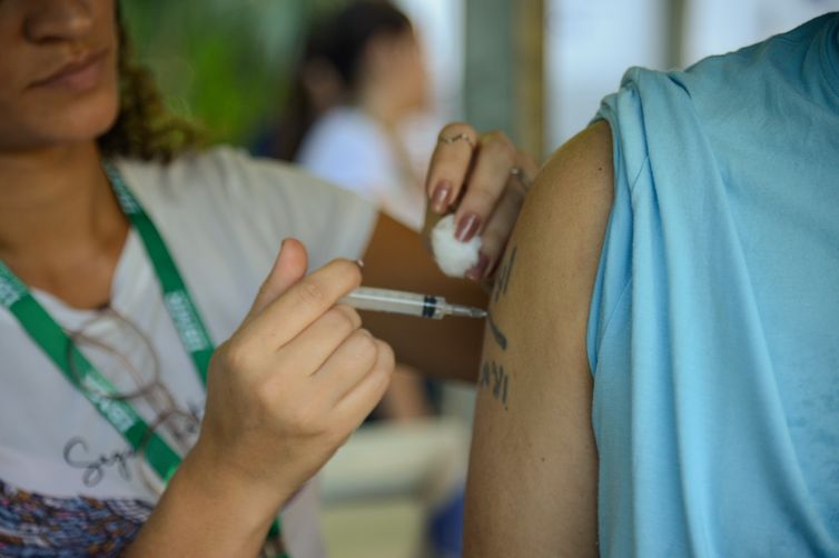 Saúde pede incorporação de vacina contra o herpes-zóster ao SUS