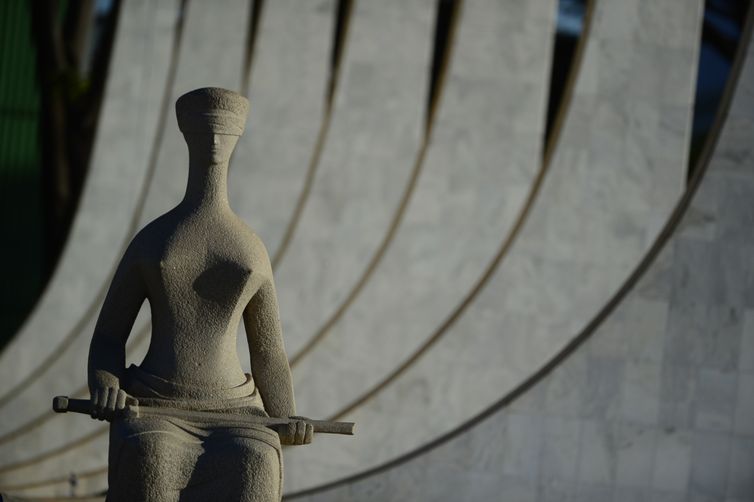 STF rejeita recursos de deputados do PL que viraram réus