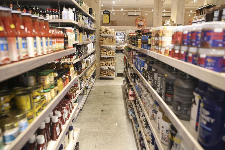 Supermercados paulistas faturaram R$ 328 bilhões em 2024