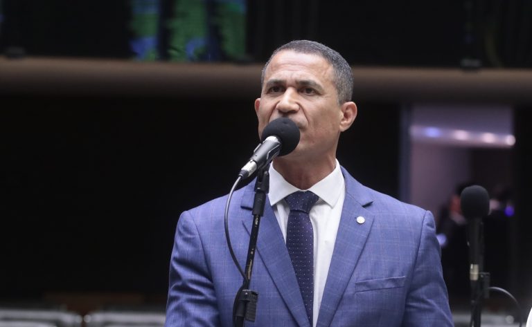 Comissão aprova projeto que revisa pensões concedidas a dependentes de PMs e bombeiros