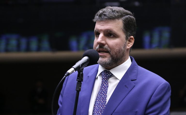 Mudanças no licenciamento ambiental voltam para análise na Câmara e mobilizam frentes parlamentares