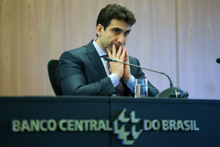 BC tem diversos caminhos para cumprir meta inflacionária, diz Galípolo