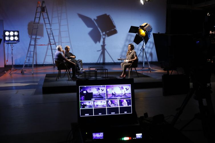 Indústria criativa movimentou R$ 393,3 bilhões em 2023 no país