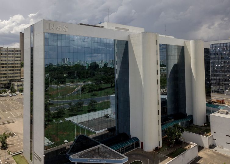 INSS estima iniciar ressarcimento de aposentados no dia 24 de julho