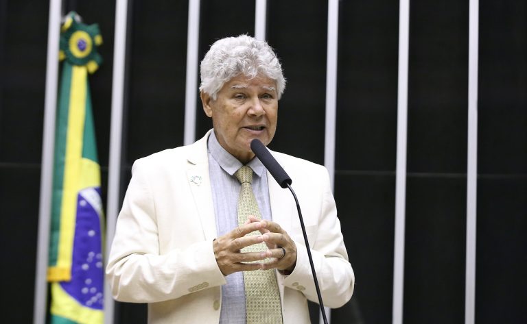 Projeto prevê acesso gratuito a propriedades privadas para visitar áreas naturais públicas
