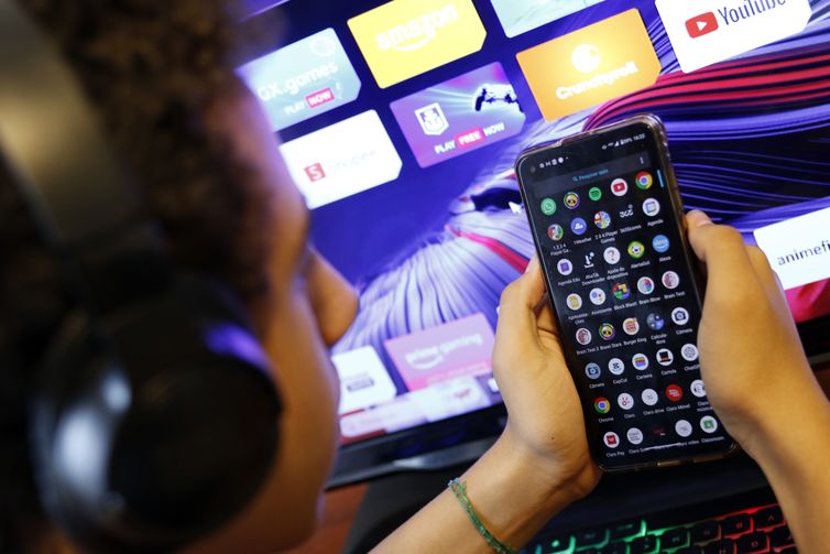 STF retoma julgamento sobre sobre responsabilização das redes sociais