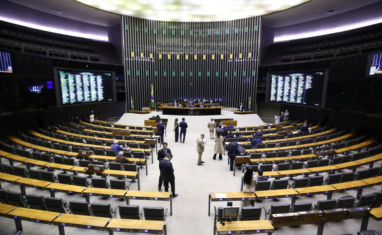 Câmara pode votar nesta terça-feira MP que libera R$ 520 milhões para ações emergenciais de defesa civil
