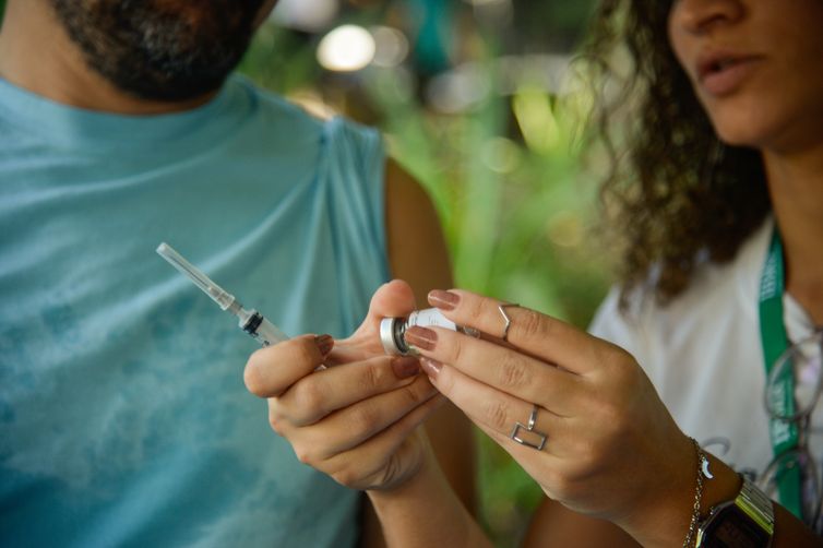 Casos de Síndrome Respiratória Aguda Grave caem na maior parte do país