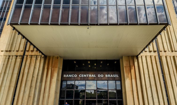 Copom decide nesta quarta-feira se pausa ciclo de alta na Taxa Selic