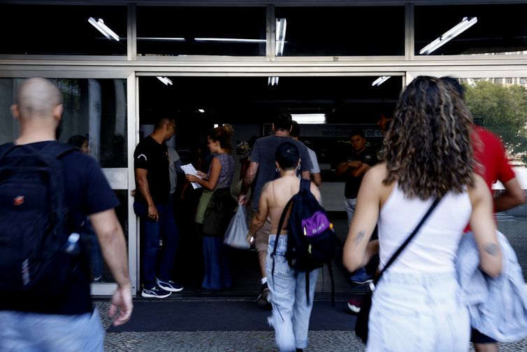 Ministério Público pede de suspensão do CNU 2025 por falhas nas cotas