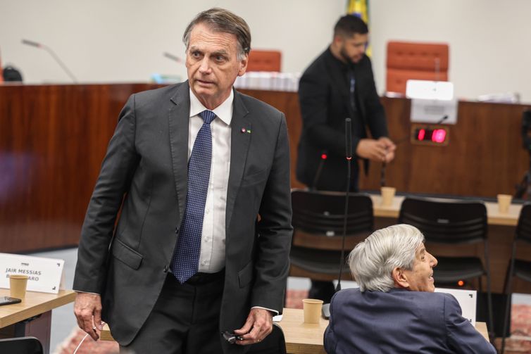 PGR pede condenação de Bolsonaro e mais 7 réus por golpe de Estado