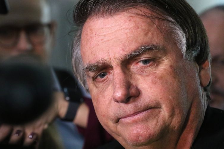 Bolsonaro pede a Moraes autorização para realizar exames médicos 