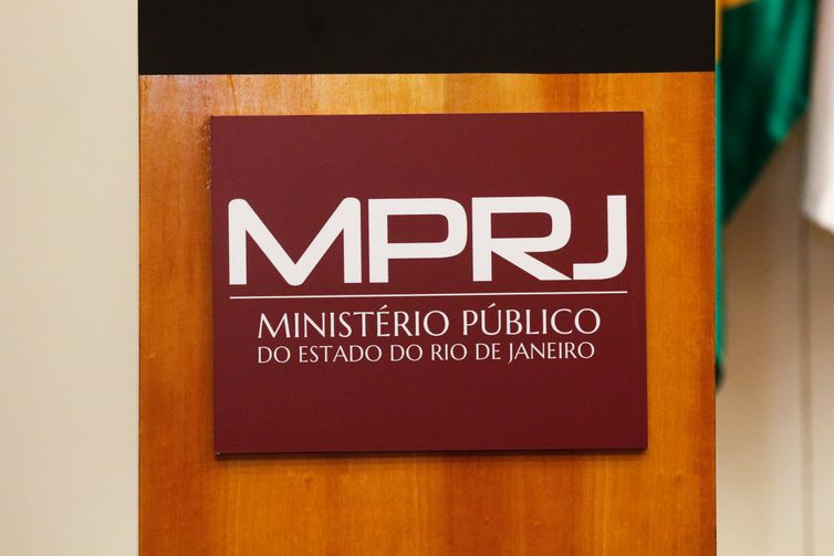MP pede prisão preventiva de jovens que doparam turistas ingleses 