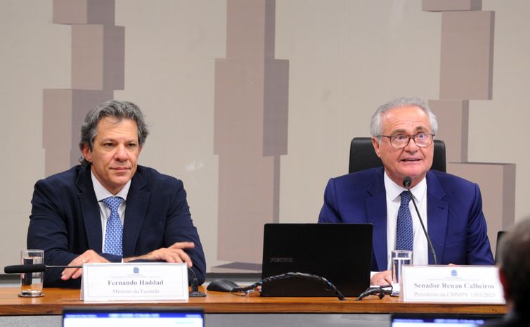 Mudanças no IR são necessárias para cumprir arcabouço, diz Haddad