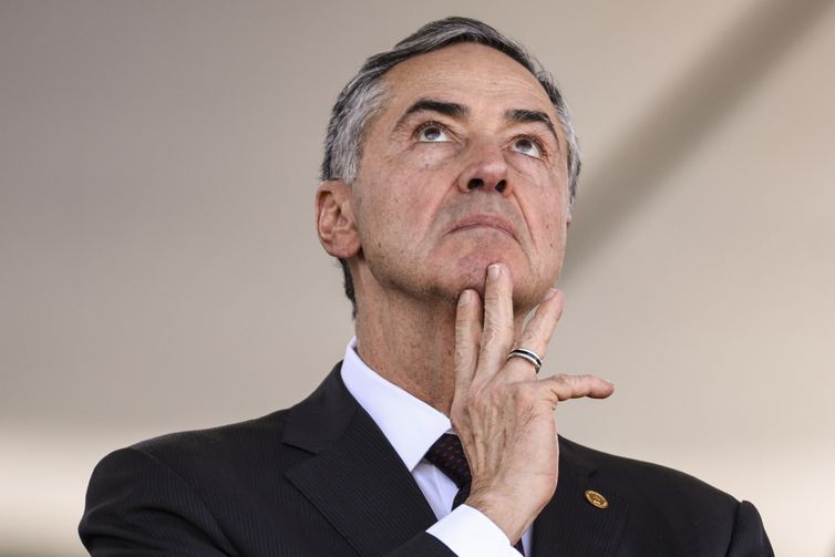 Barroso diz que julgamento de Bolsonaro ocorrerá com serenidade