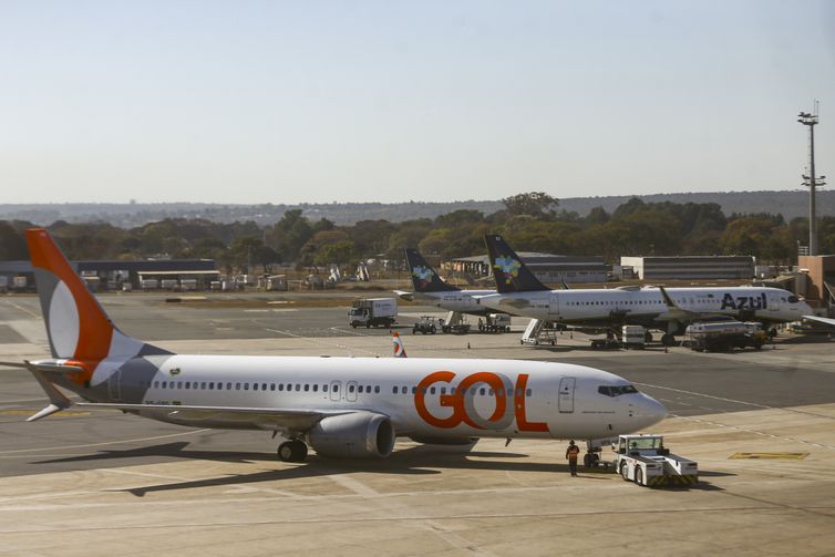 Cade dá 30 dias para Gol e Azul detalharem acordo de cooperação