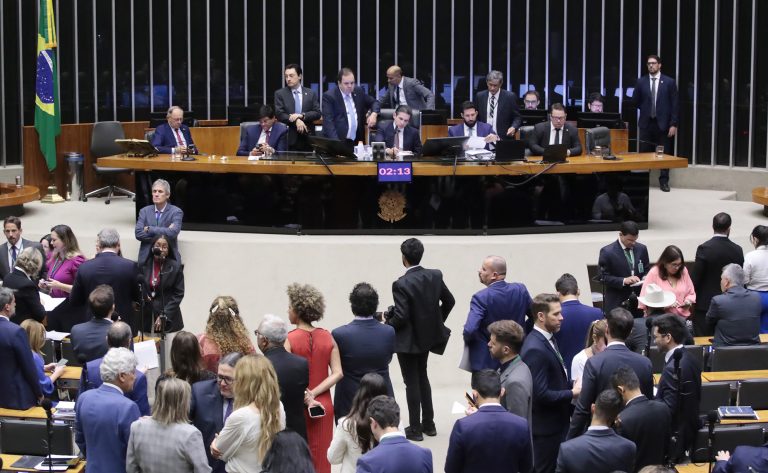Câmara aprova MP que amplia alcance da Tarifa Social de Energia Elétrica; acompanhe