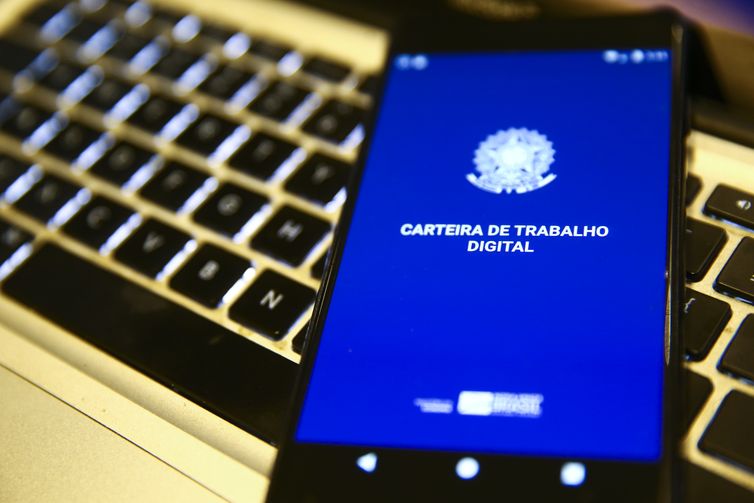 Com mercado aquecido, 53,8% não veem chance de perder emprego