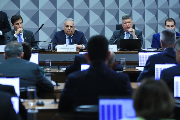 CPMI do INSS aprova convocação de parentes e sócios de investigados 