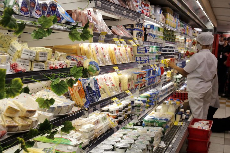 Exportações de alimentos caem em agosto por causa de tarifaço dos EUA