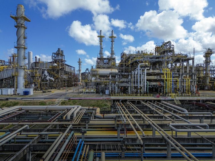 Faturamento da indústria subiu 5% em 2025, mostra CNI