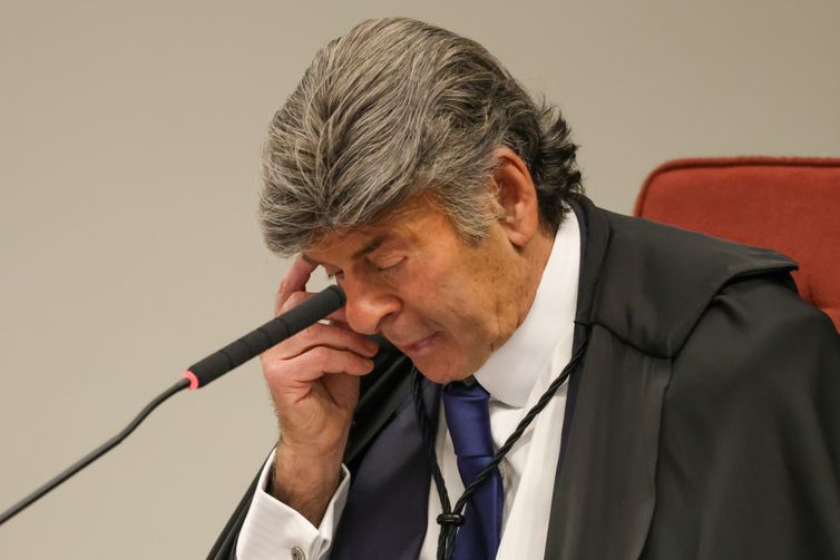 Fux descarta crime de organização criminosa em ação sobre golpe no STF
