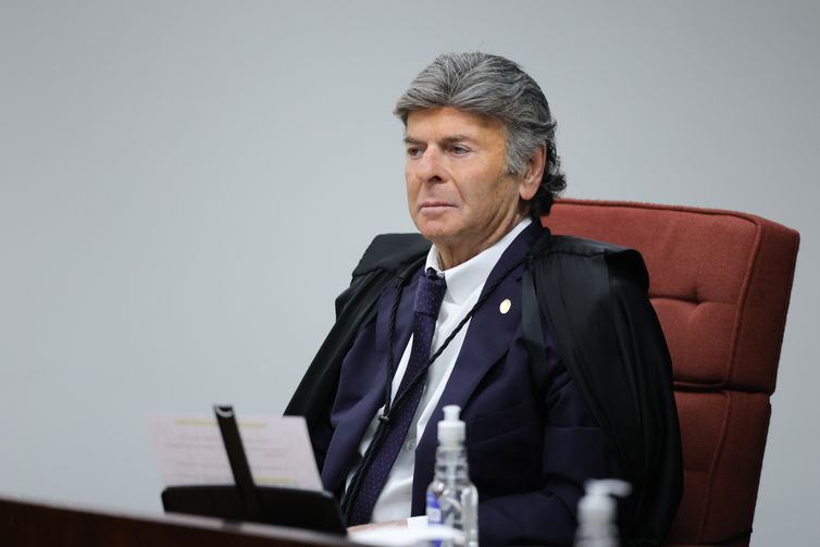 Fux é o terceiro a votar em nova sessão de julgamento de Bolsonaro