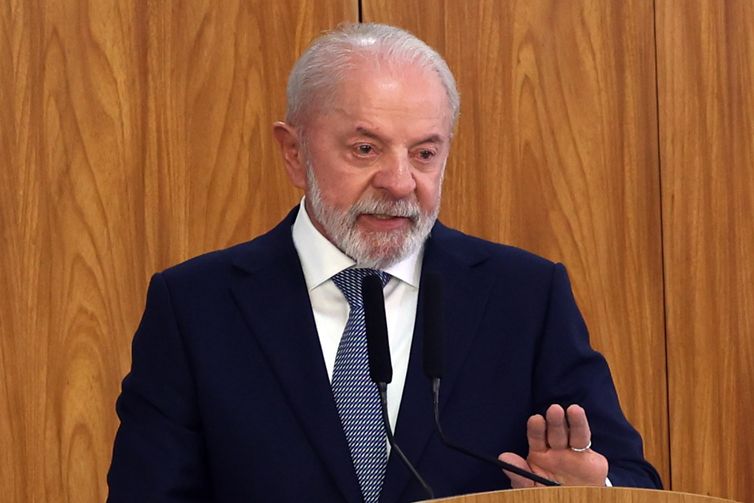 Lula conversa com chanceler alemão Friedrich Merz