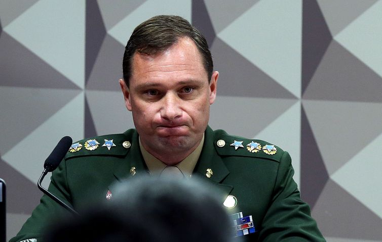 Moraes nega extinção da pena de Mauro Cid e devolução de passaporte