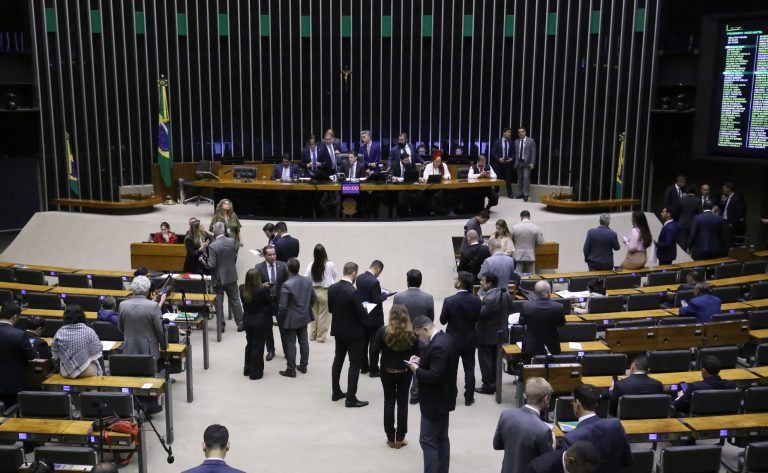 Câmara aprova acordo internacional sobre transporte de cargas