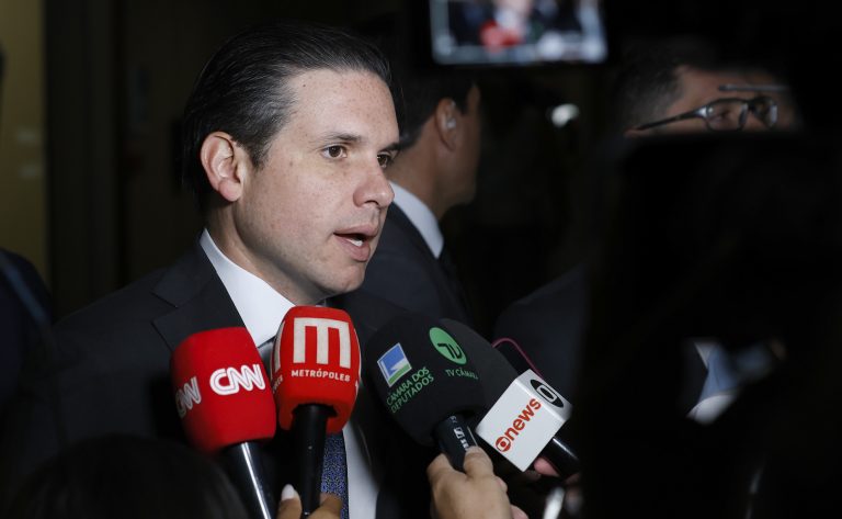 Câmara deve votar hoje projeto contra adulteração de bebidas, diz Hugo Motta