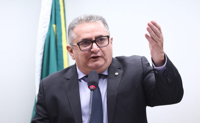 Comissão debate concurso público do Instituto Brasileiro de Informação em Ciência e Tecnologia