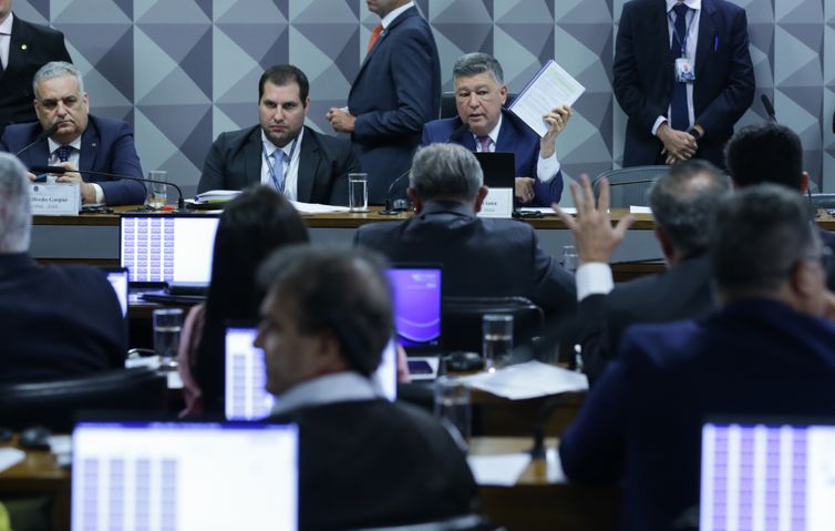 CPMI aprova pedido de prisão preventiva do presidente da Conafer