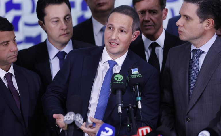 Líder comemora mudança no projeto contra o crime organizado e diz que PT pode votar a favor