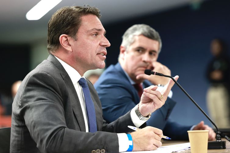 PSOL pede prisão de Ramagem após deputado ser visto em Miami 