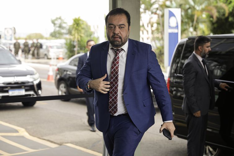 TSE inicia julgamento que pode cassar governador do Rio de Janeiro