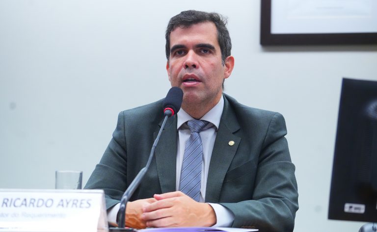 Comissão aprova prazo para redirecionamento de execução trabalhista a ex-sócio