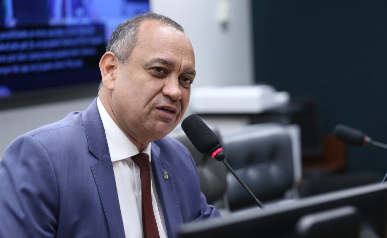 Comissão aprova doação de imóveis de departamento de obras contra a seca a antigos ocupantes