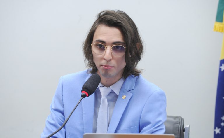 Projeto prevê consultas online de psiquiatria pelo SUS para universitários